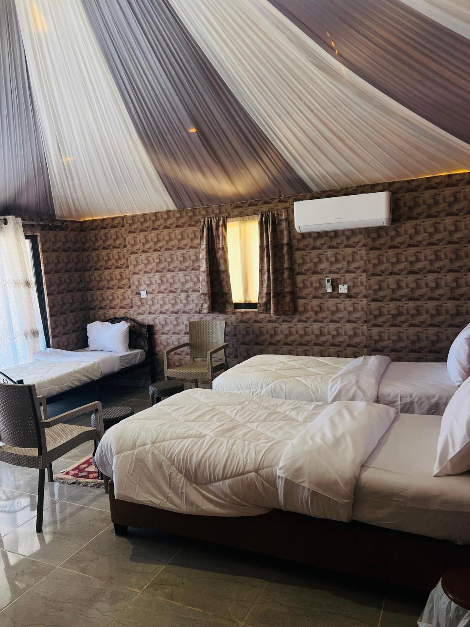 Ferienwohnung Abdullah Luxury Camp Wadi Rum Exterior foto