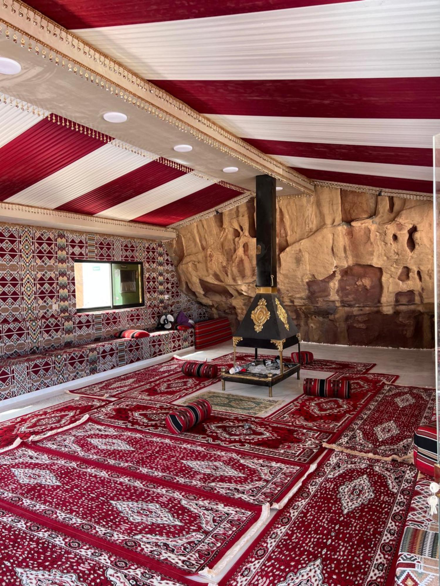 Ferienwohnung Abdullah Luxury Camp Wadi Rum Exterior foto